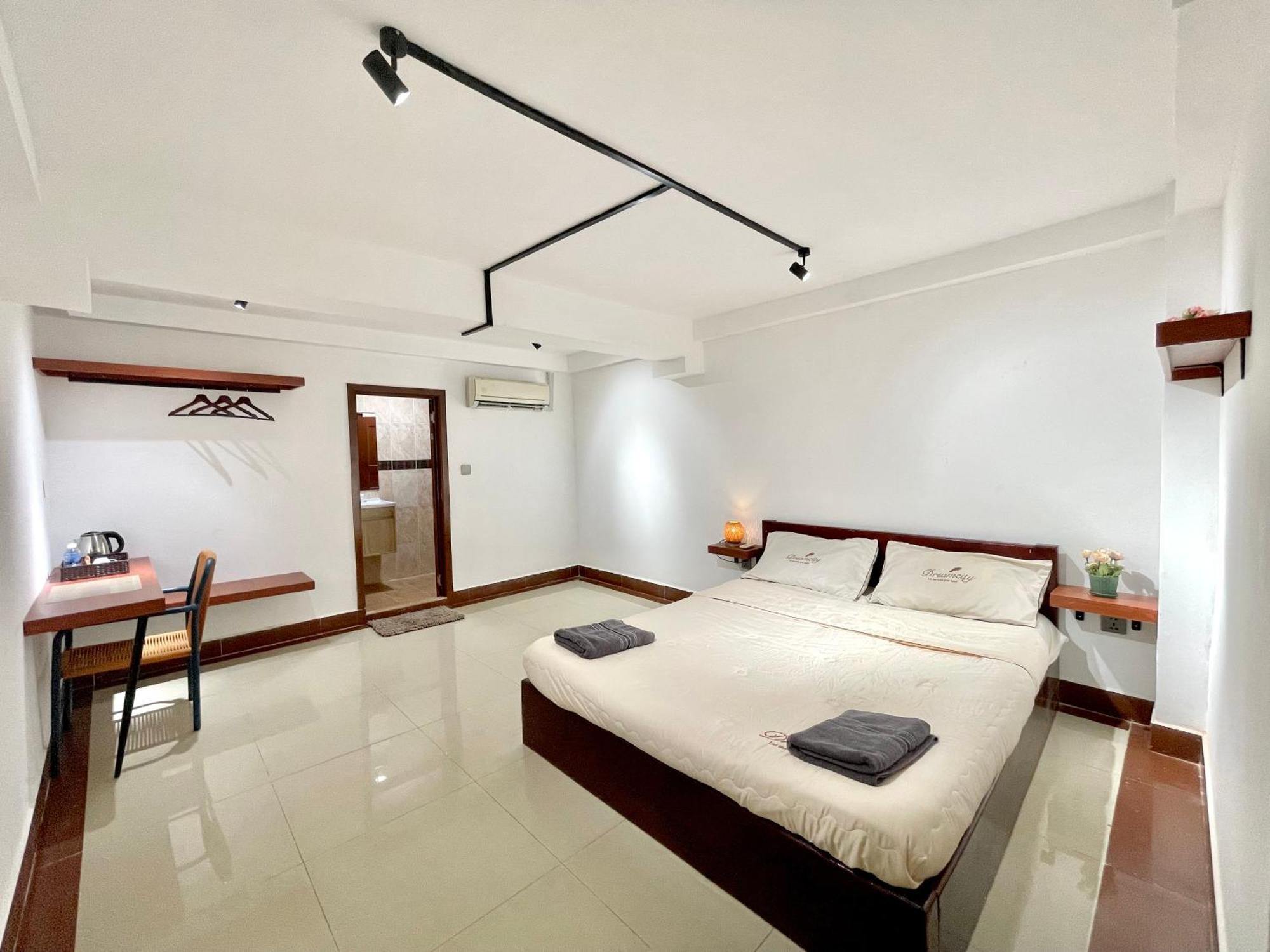Sky Residence - 50M To Museum And Riverside Phnom Penh Eksteriør bilde